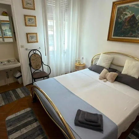 Etoile Hotel *
