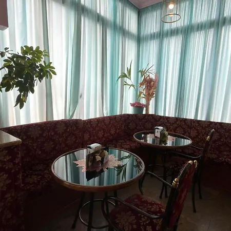 Etoile Hotel *